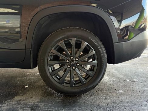Used 2023 Chevrolet Traverse RS AWD/4WD image 38