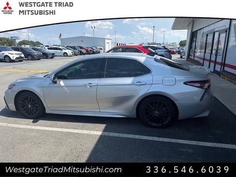 Used 2022 Toyota Camry XSE FWD image 6