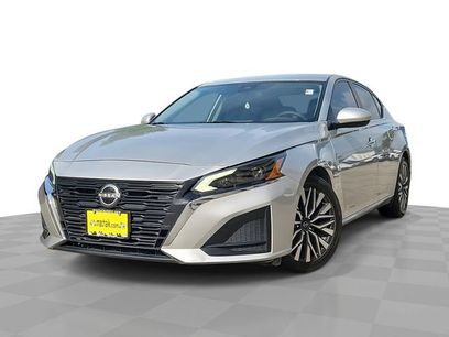 Used 2023 Nissan Altima 2.5 SV