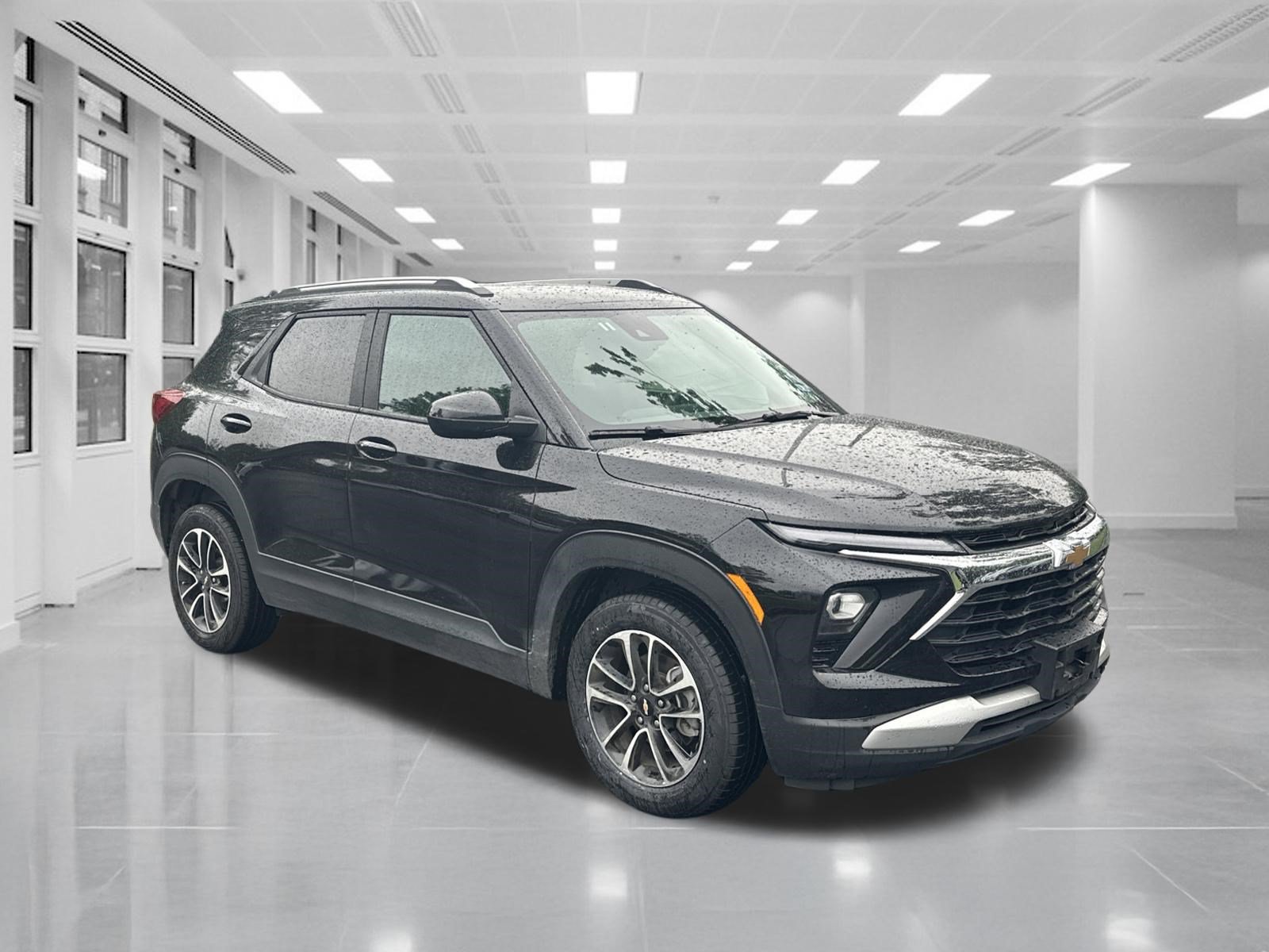 Used 2025 Chevrolet TrailBlazer LT FWD image 3