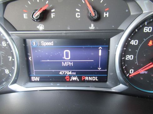 Used 2020 Chevrolet Equinox LT FWD image 23