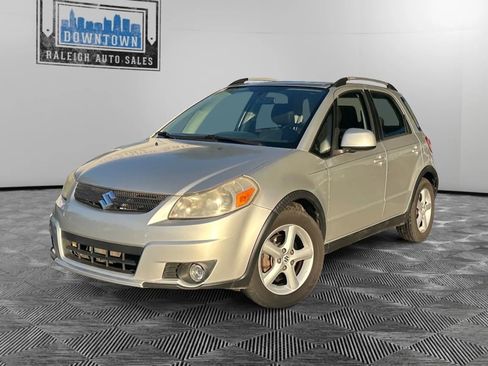 Used 2008 Suzuki SX4 AWD Hatchback w/ Touring Pkg image 2