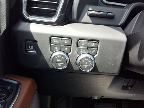 New 2026 GMC Sierra 2500 Denali Ultimate w/ Max Trailering Package AWD/4WD image 19
