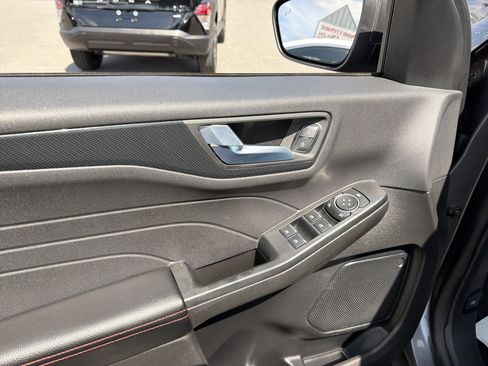 Used 2025 Ford Escape ST-Line AWD/4WD image 16