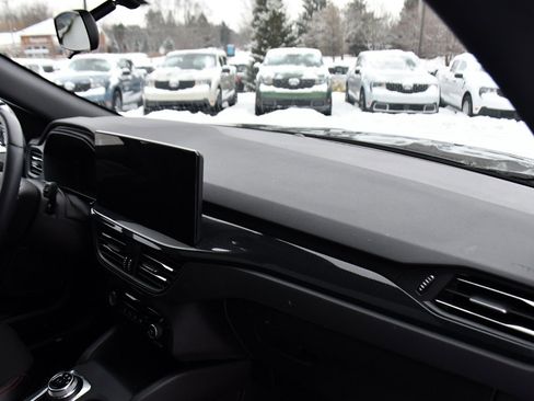 Used 2023 Ford Escape ST-Line image 15