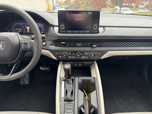Certified 2023 Honda Accord EX image 22