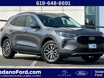 New 2025 Ford Escape SE w/ PHEV Premium Package