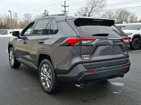 Used 2023 Toyota RAV4 XLE Premium image 4