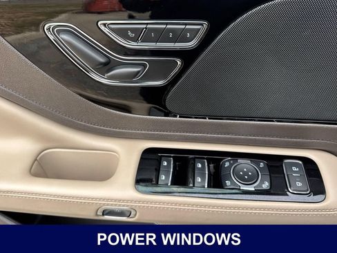 Used 2023 Lincoln Aviator 2WD w/ Premium Package image 11