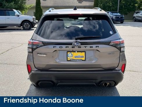 Used 2025 Subaru Forester Touring AWD/4WD image 6