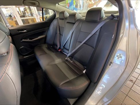 Used 2025 Nissan Altima 2.5 SR FWD image 14