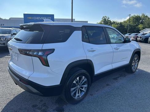 Used 2026 Chevrolet Equinox LT FWD image 4
