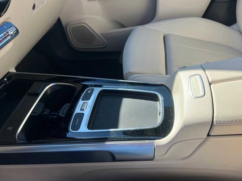 Used 2025 Mercedes-Benz GLB 250 image 18