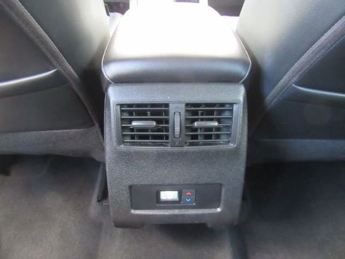 Used 2022 Mitsubishi Outlander SEL image 29