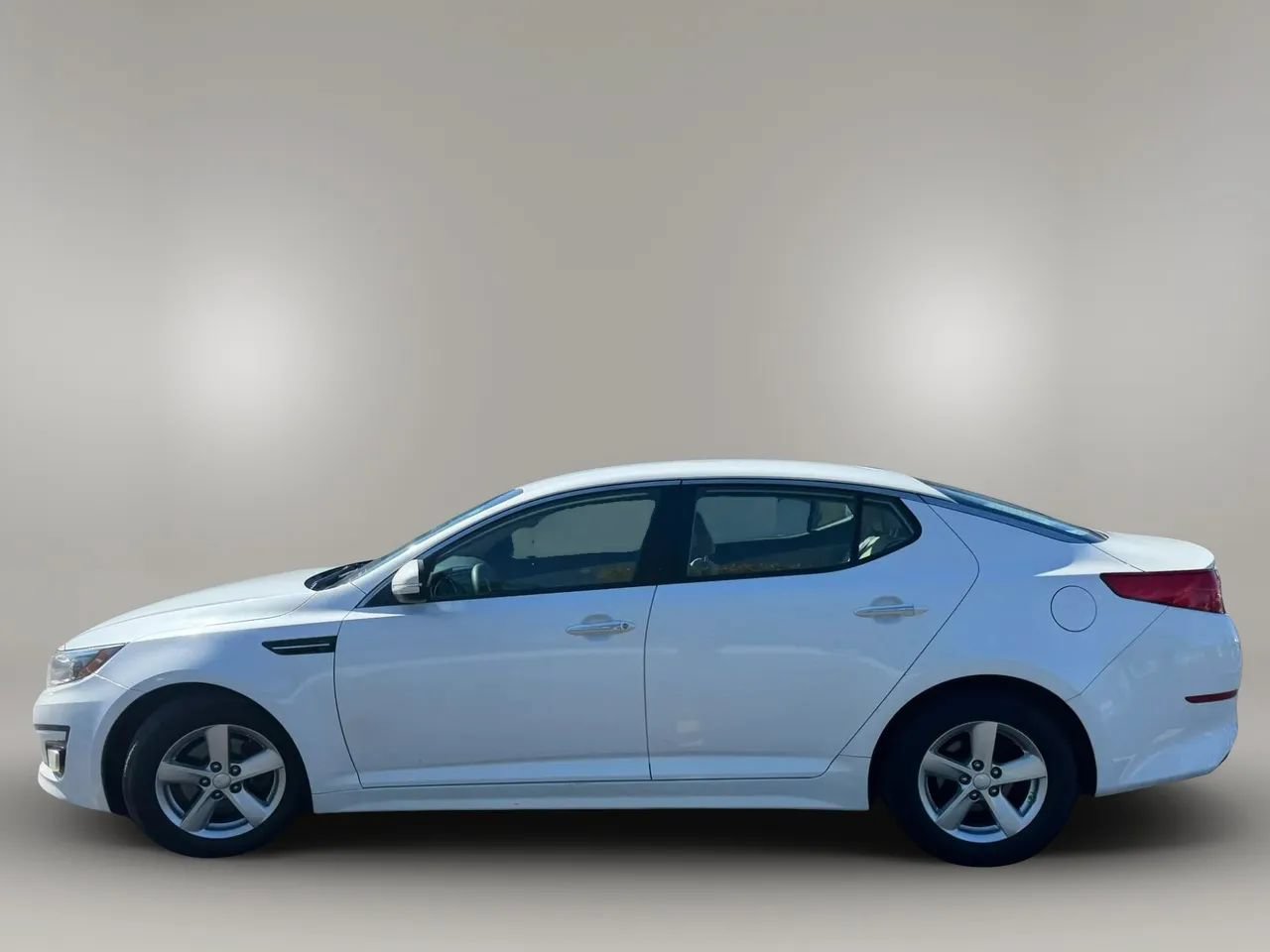 Used 2015 Kia Optima LX FWD image 3