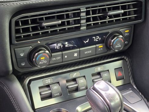 Used 2020 Nissan GT-R Premium image 24