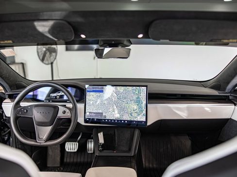 Used 2024 Tesla Model S Plaid image 32