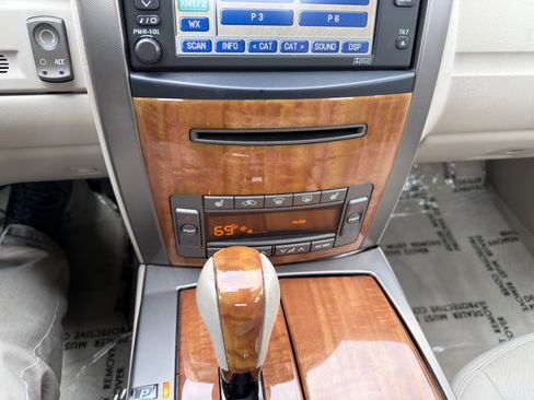 Used 2006 Cadillac XLR RWD image 37