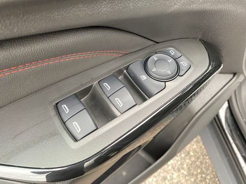 Used 2025 Chevrolet Trax RS w/ Driver Confidence Package FWD image 17