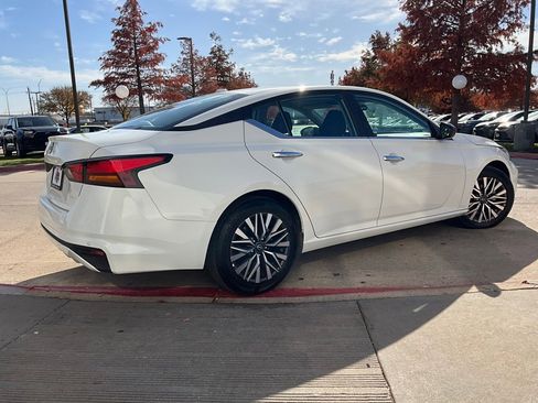 Used 2025 Nissan Altima 2.5 SV image 6