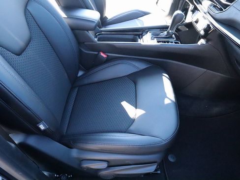 New 2026 Jeep Compass Latitude image 13