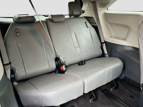 Used 2024 Toyota Sienna XLE w/ XLE Plus Package image 29