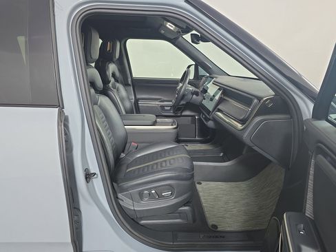 Used 2024 Rivian R1S Adventure AWD/4WD image 24