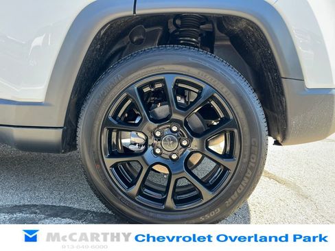 Used 2025 Jeep Compass Latitude w/ Altitude Special Edition image 9