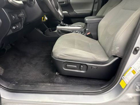 Used 2021 Toyota Tacoma SR5 RWD image 10