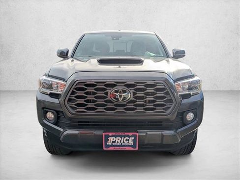 Used 2022 Toyota Tacoma TRD Sport w/ Technology Package image 2