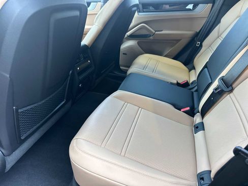 New 2025 Porsche Cayenne image 14