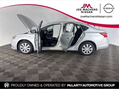 Used 2019 Nissan Sentra S image 9