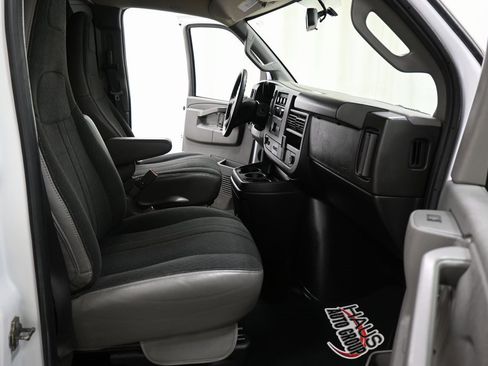 Used 2023 Chevrolet Express 2500 w/ Driver Convenience Package image 10
