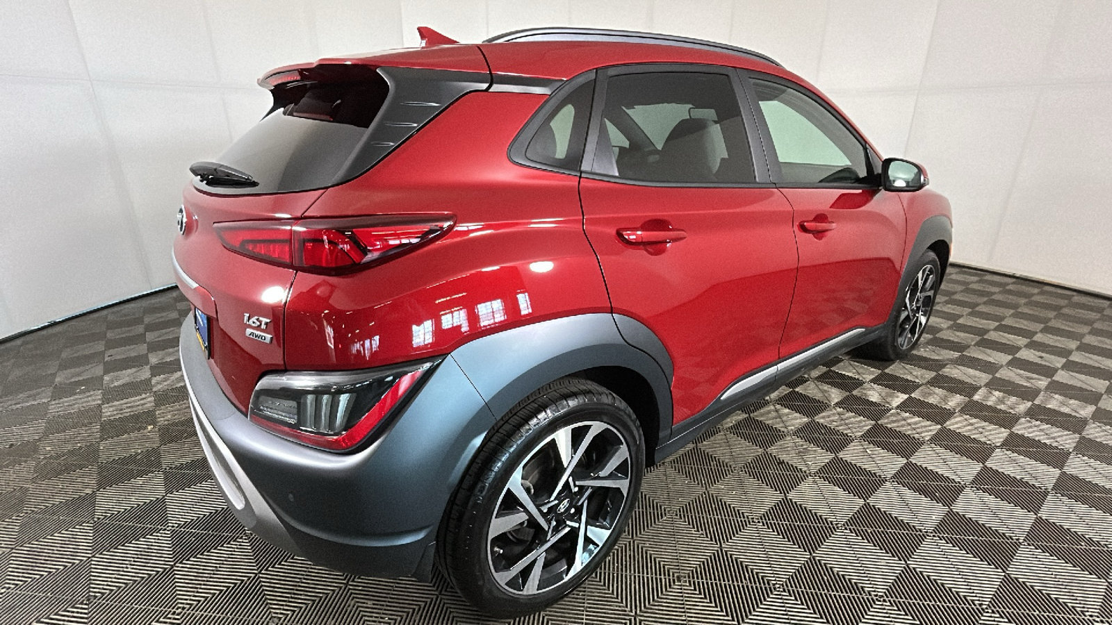 Certified 2022 Hyundai Kona Limited w/ Cargo Package AWD/4WD image 3