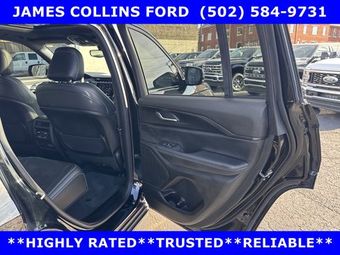 Used 2024 Jeep Grand Cherokee Altitude AWD/4WD image 13