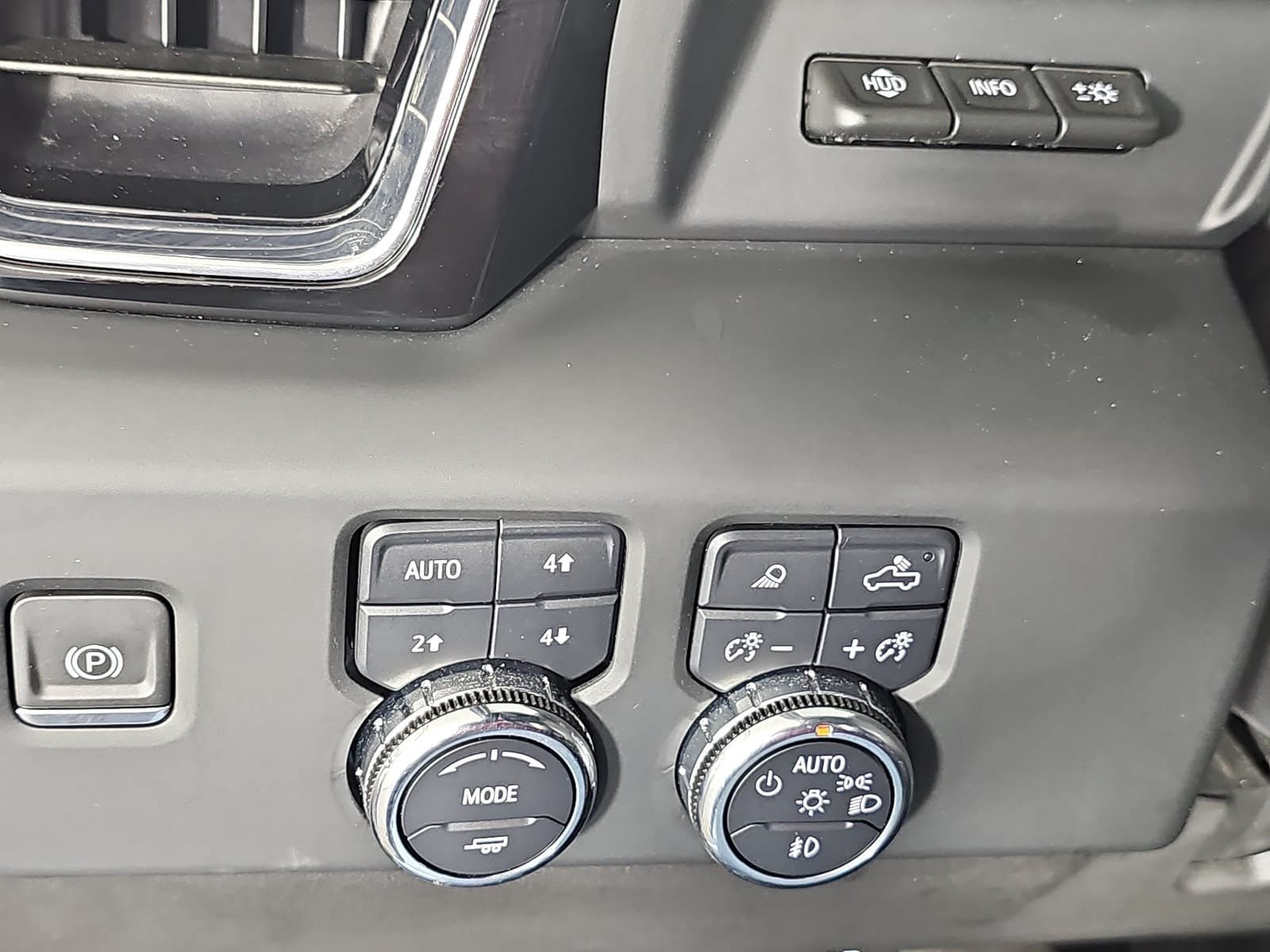 Used 2024 GMC Sierra 2500 Denali Ultimate AWD/4WD image 23