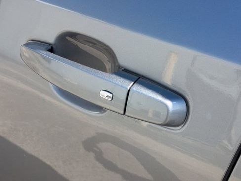 Used 2023 GMC Terrain SLT w/ Elevation Edition image 9