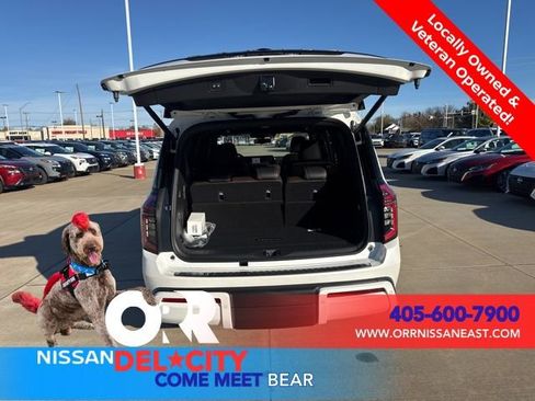 New 2026 Nissan Armada SL w/ Captain's Chari Seat Package AWD/4WD image 11