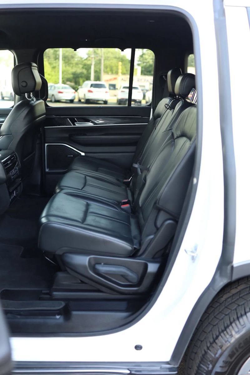 Used 2022 Jeep Wagoneer Series I w/ Convenience Group I AWD/4WD image 32