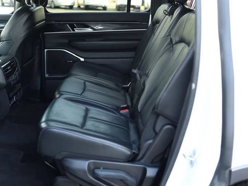 Used 2022 Jeep Wagoneer Series I w/ Convenience Group I AWD/4WD image 32