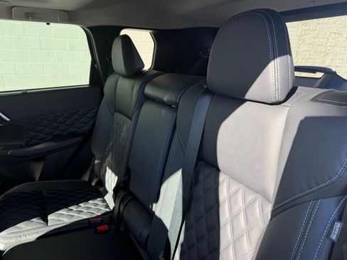 Used 2023 Mitsubishi Outlander SEL 40th Anniversary image 24