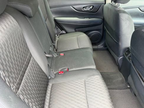 Used 2019 Nissan Rogue SV FWD image 19
