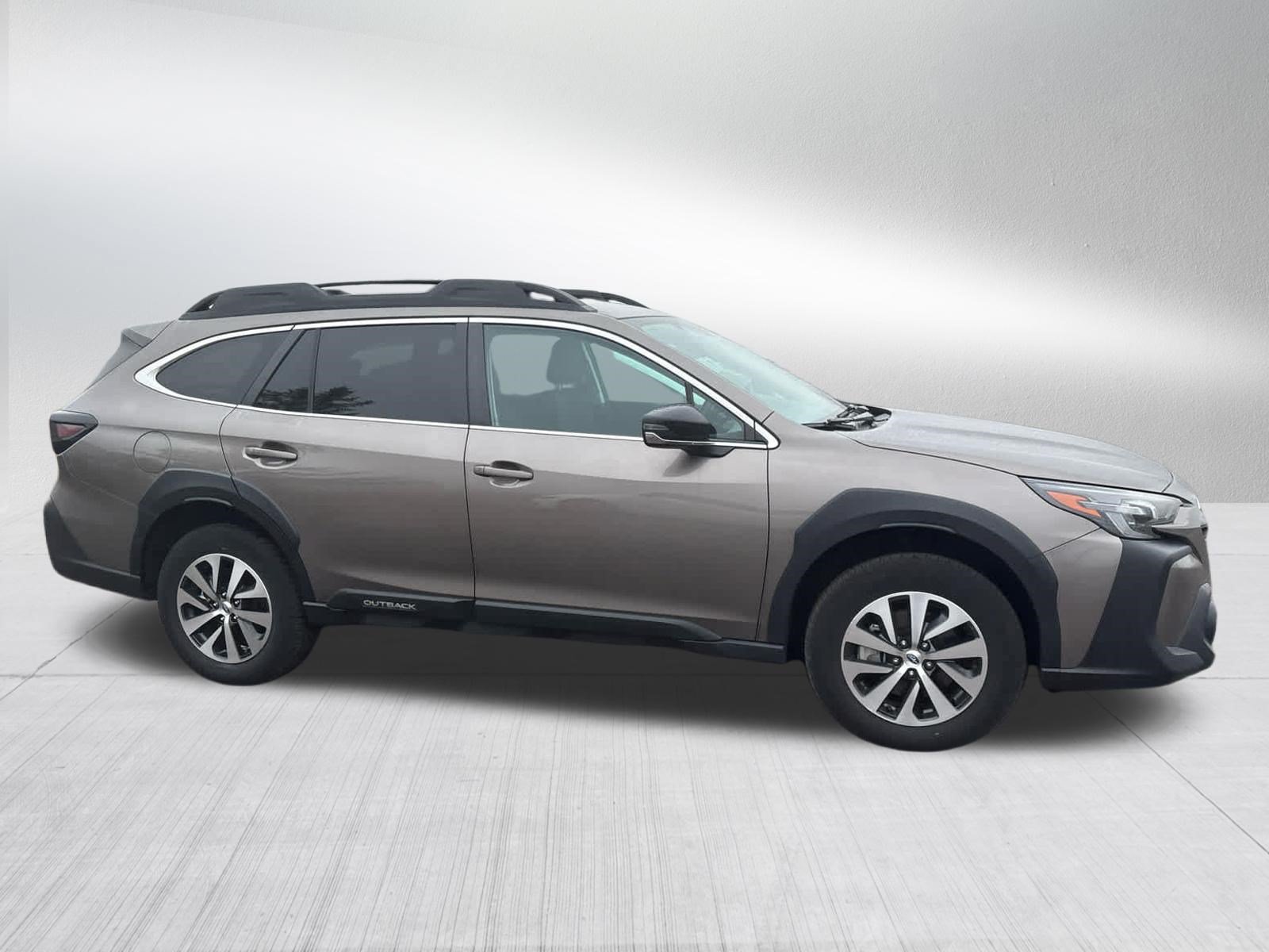 Used 2024 Subaru Outback Premium AWD/4WD image 3