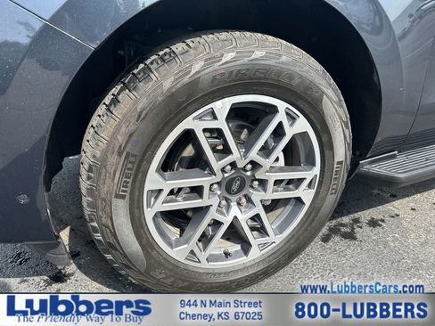 Used 2025 Ford Expedition Max Active AWD/4WD image 10