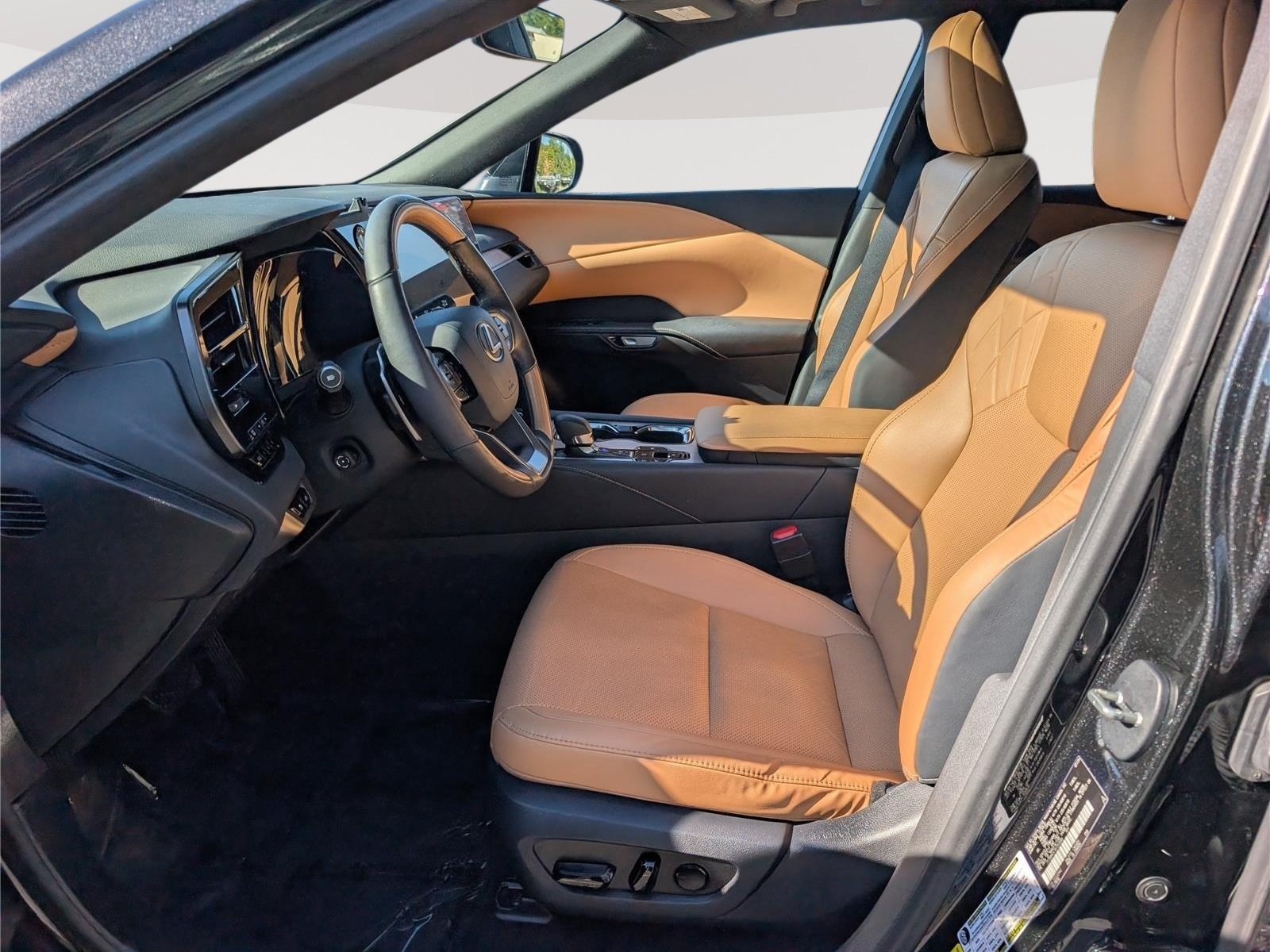 Used 2024 Lexus RX 350h w/ Accessory Package (Z1) AWD/4WD image 16