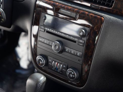 Used 2013 Chevrolet Impala LT FWD image 18