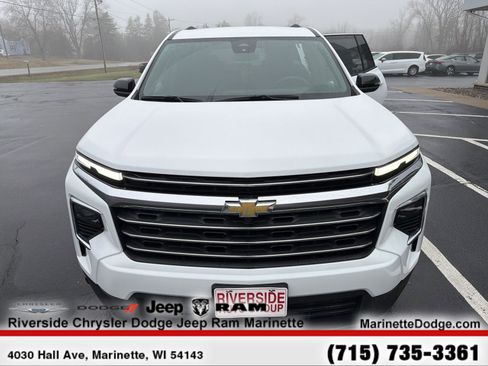 Used 2025 Chevrolet Traverse LT AWD/4WD image 3