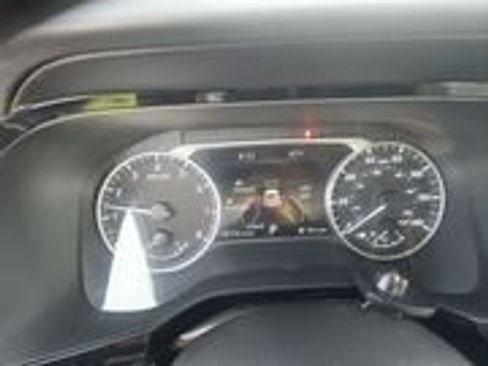 Used 2024 Nissan Pathfinder SL image 10