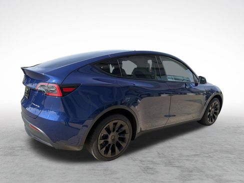 Used 2023 Tesla Model Y Long Range AWD/4WD image 11