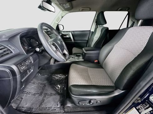 Certified 2022 Toyota 4Runner SR5 AWD/4WD image 22